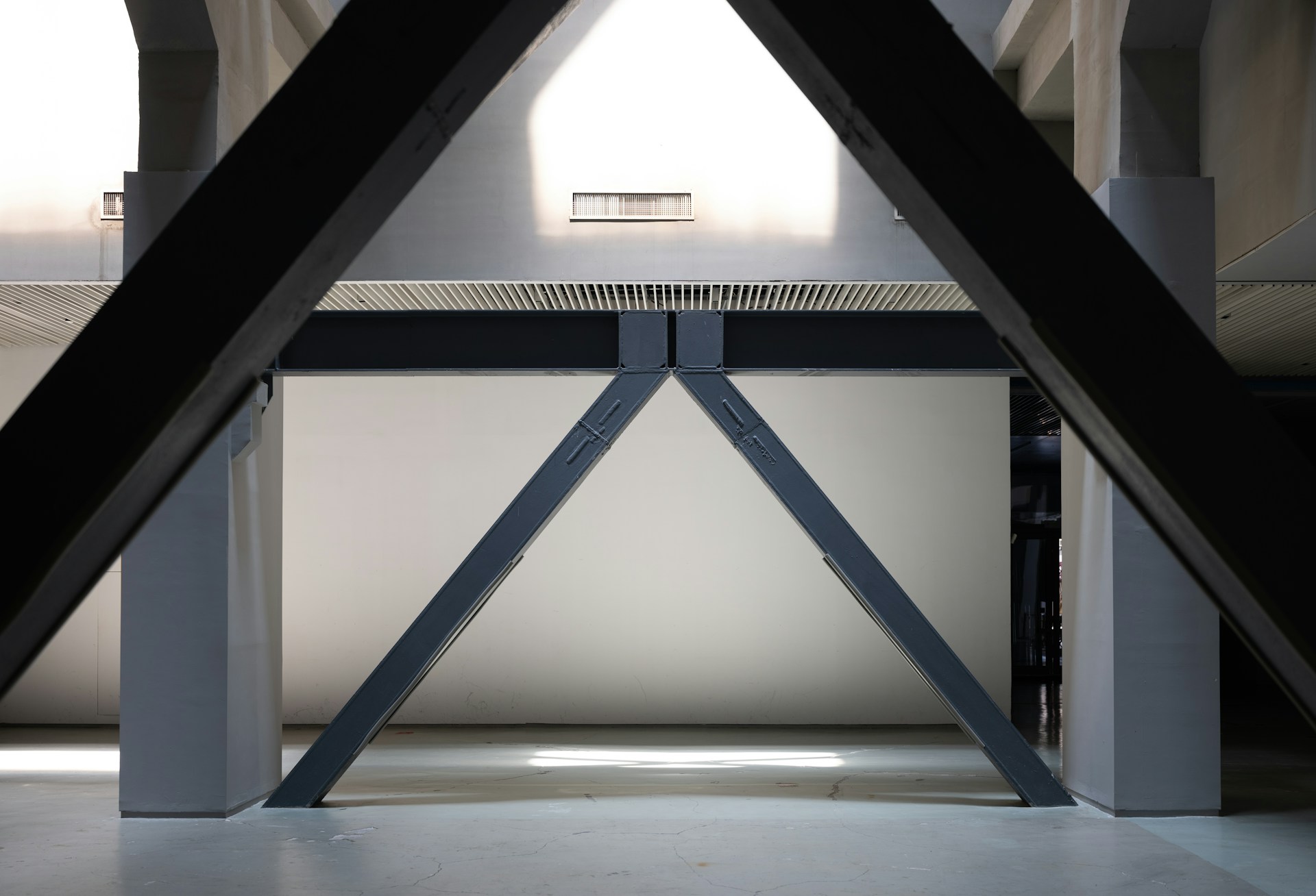 Fabricación, instalación y reparación de estructuras y techos
